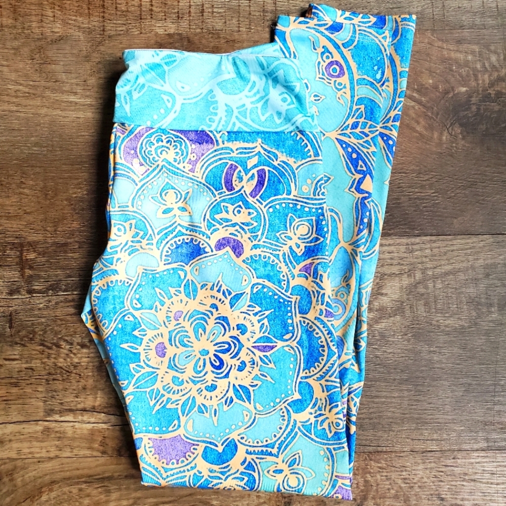 ⭐2/$20 Aqua & yellow leggings